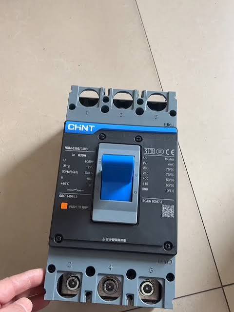 CHINT MCCB 630A 3 POLE BLACK